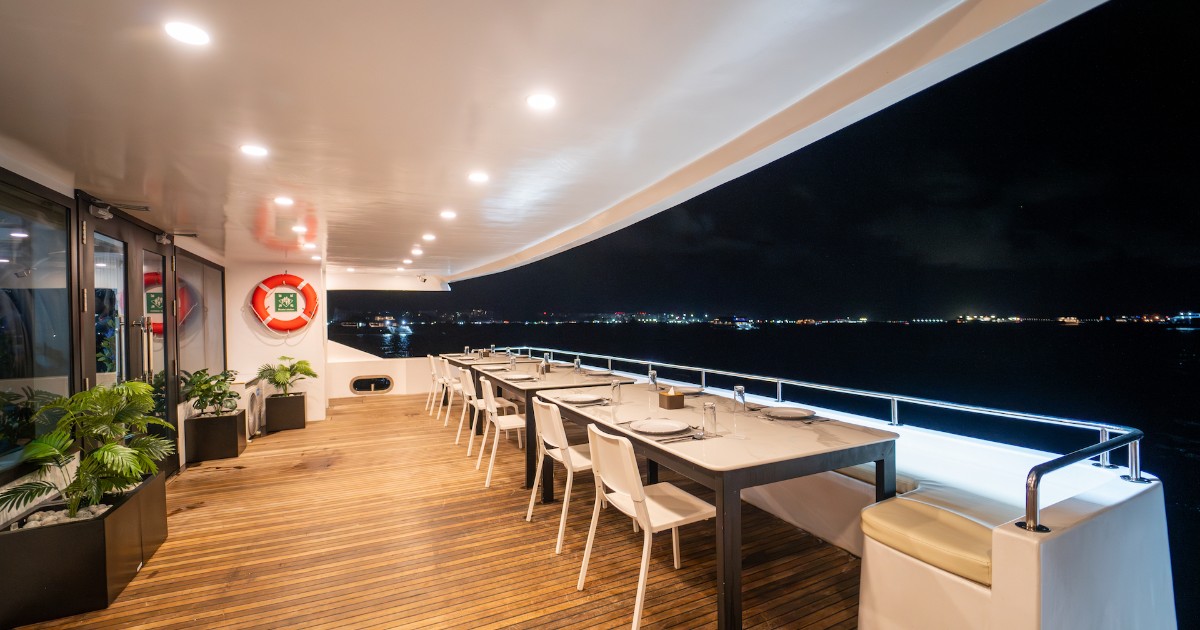 11 - Main Deck - Exterior_resized