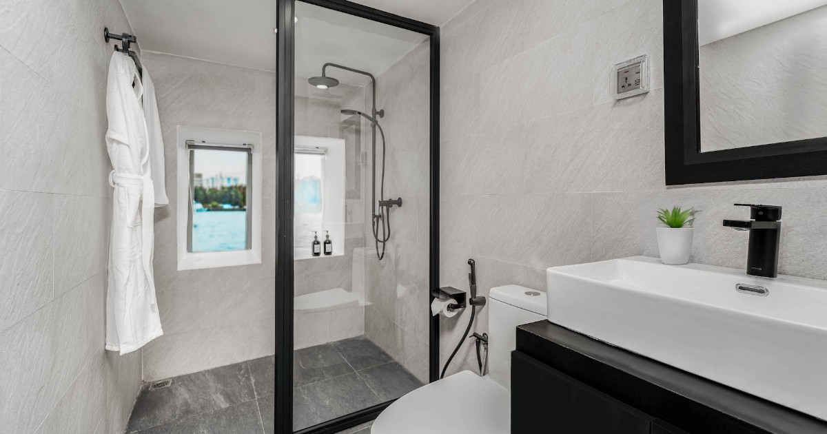 3 - Room 1 - Bathroom - 1_resized