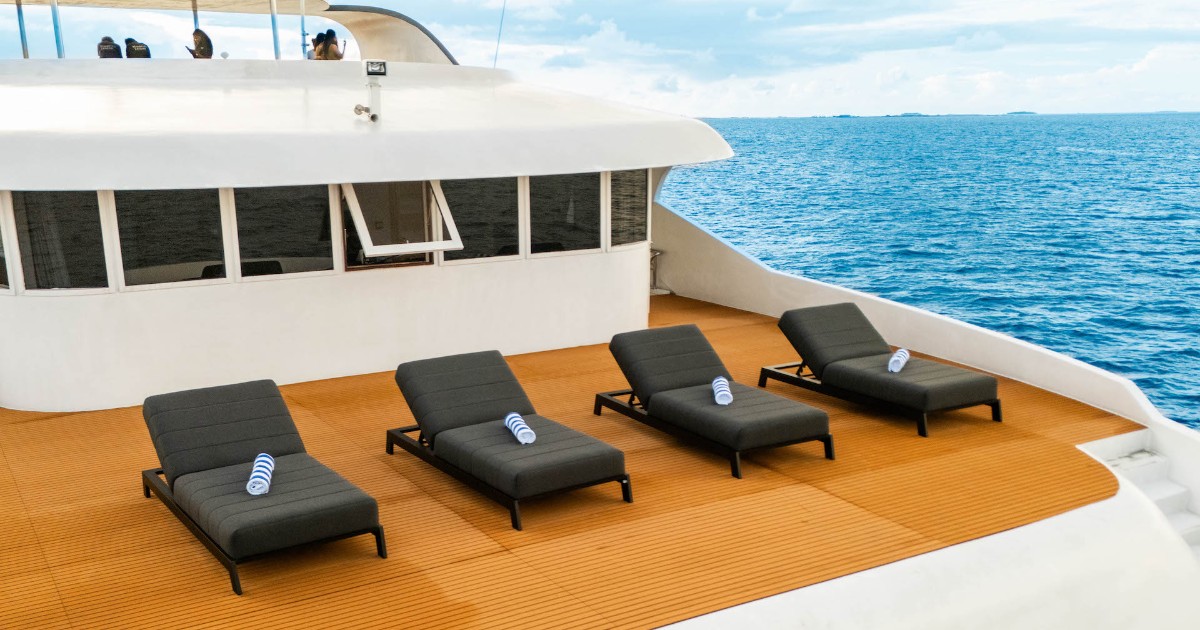 9 - Upper Deck - Sun Lounge-Edit_resized